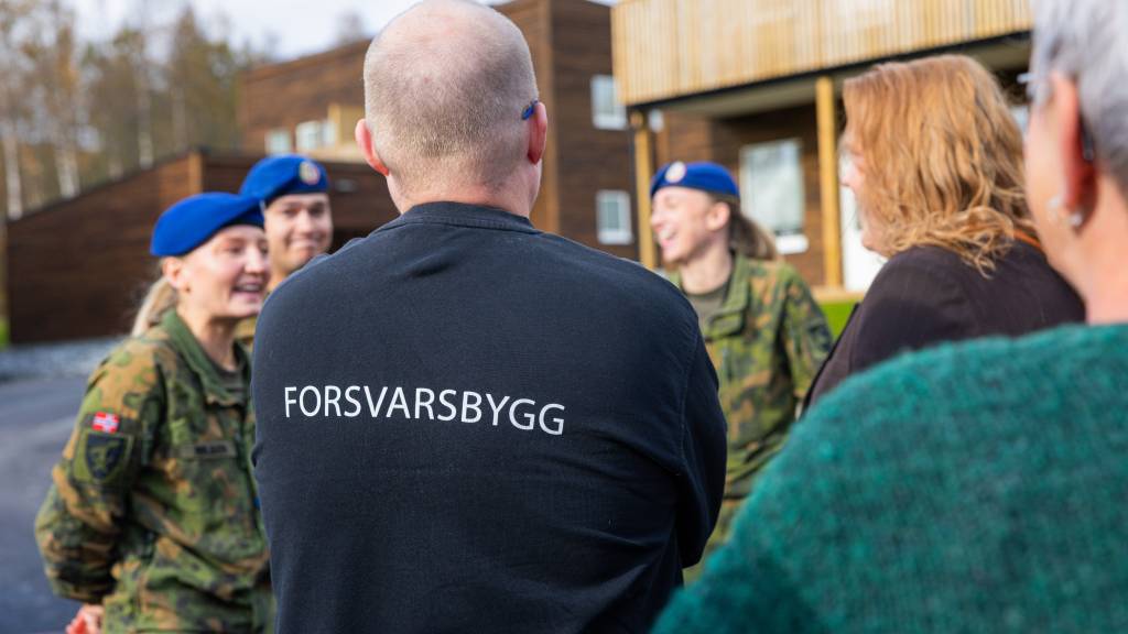 Flere hadde møtt opp for markeringen av de nye boligene på Setermoen.